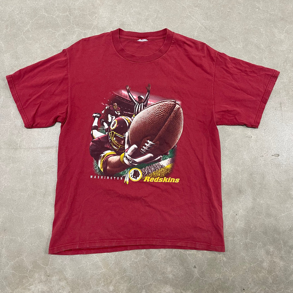 Washington Redskins NFL Vintage Graphic Tee Red Football Player Art Streetwear