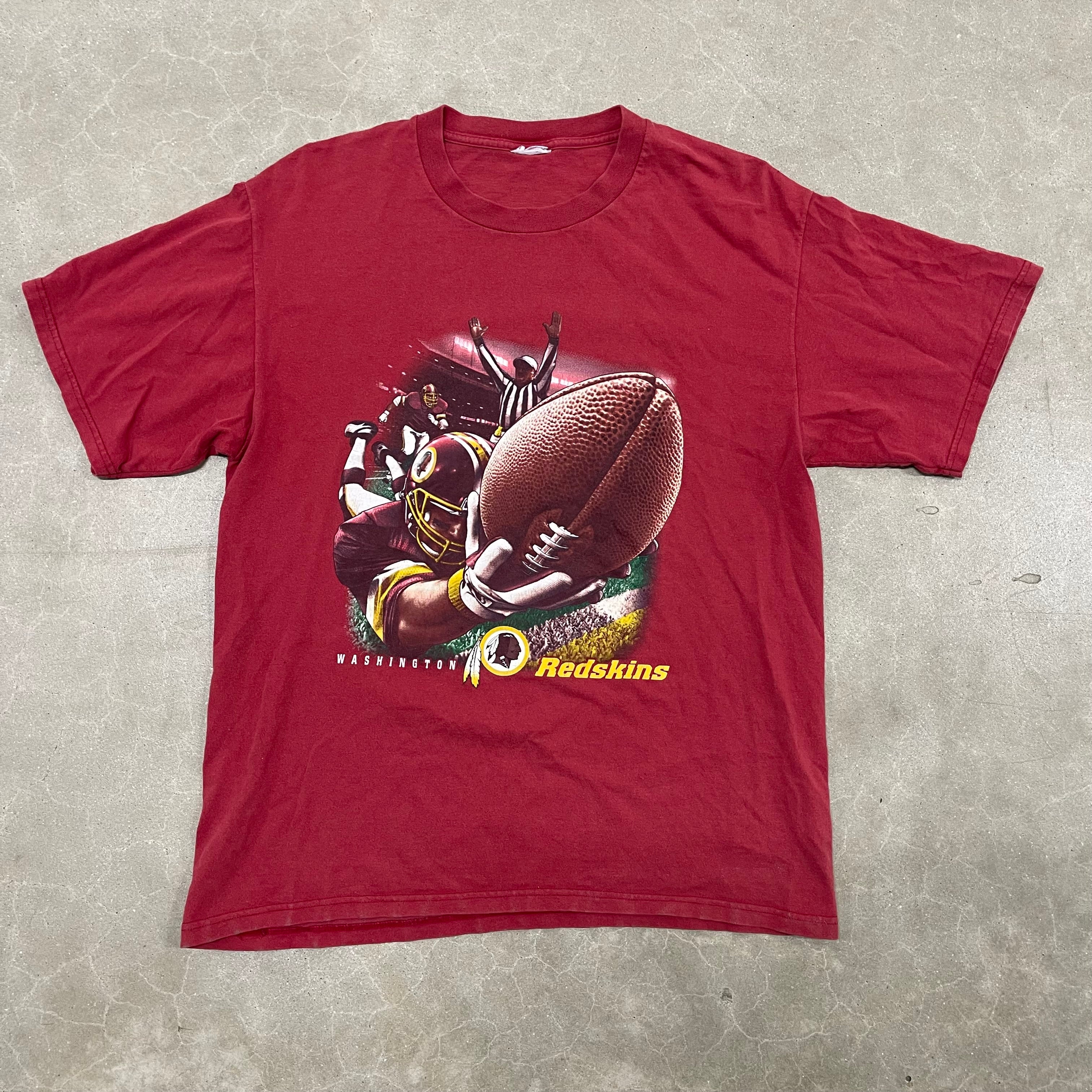 Washington Redskins NFL Vintage Graphic Tee Red Football Player Art Streetwear