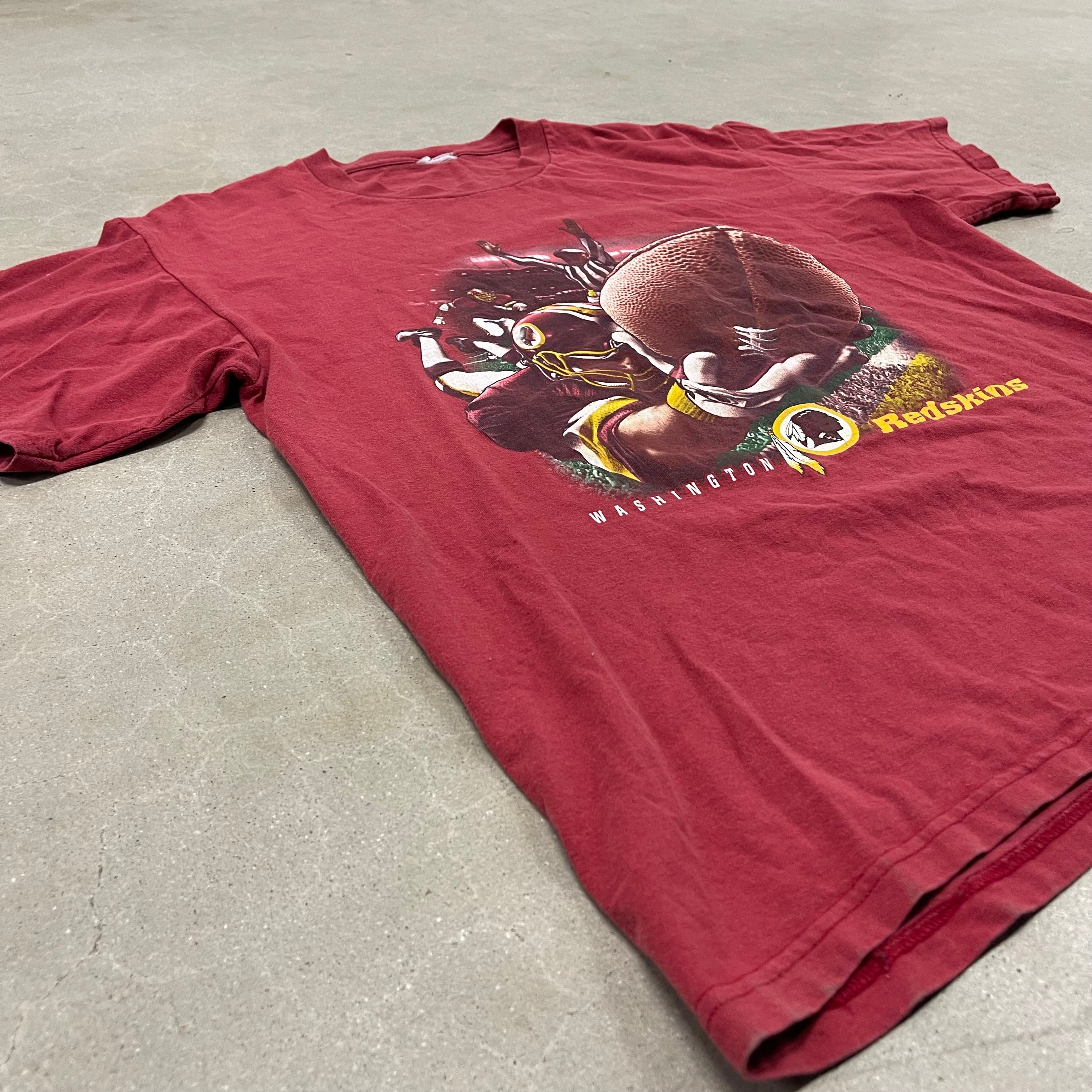 Washington Redskins NFL Vintage Graphic Tee Red Football Player Art Streetwear