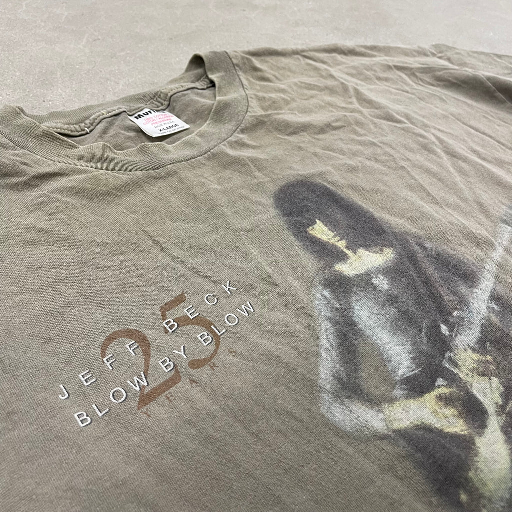 Vintage Jeff Beck 25 Years 1999 British Rock Brown Graphic T-Shirt 90s Band VTG